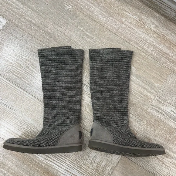 UGG Gray Knit Boots with Button Detail - Picture 5 of 10